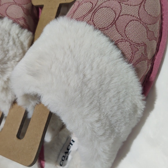 *Reserved* New! Ziva Slipper in Signature Jacquard - Picture 8 of 16